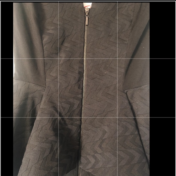 NWT Guess chevron peplum dress - Picture 2 of 2